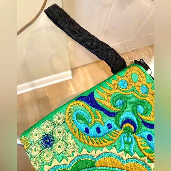 ✅🆕  Thai embroidered wristlet/clutch, bright multi color abstract pattern 🩵💙💛 - Picture 3 of 7